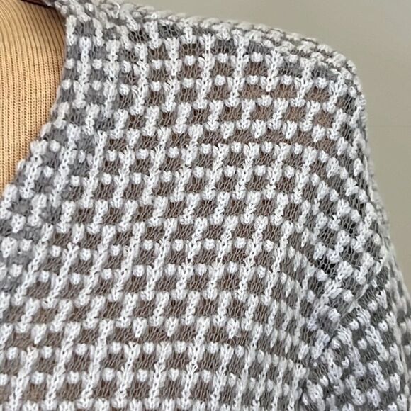 Umgee Lace Trimmed Grey & White Open Cardigan - Size Medium - Picture 4 of 11